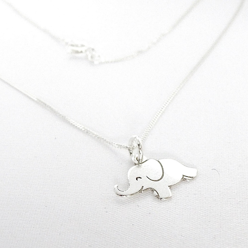 n e w | dainty silver elephant pendant necklace 🐘 - Picture 2 of 6